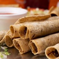 Tacos de Pollo o Carne (2 por persona)